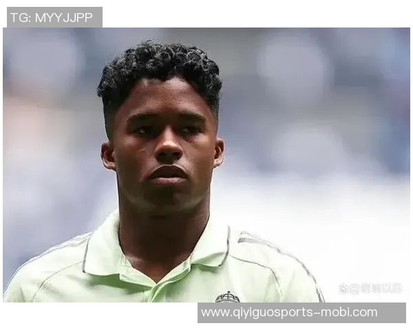 里昂官宣恩德里克租借加盟本泽马现身评论区为其加油助威 里昂官宣恩德里克租借加盟本泽马现身评论区为其加油助威